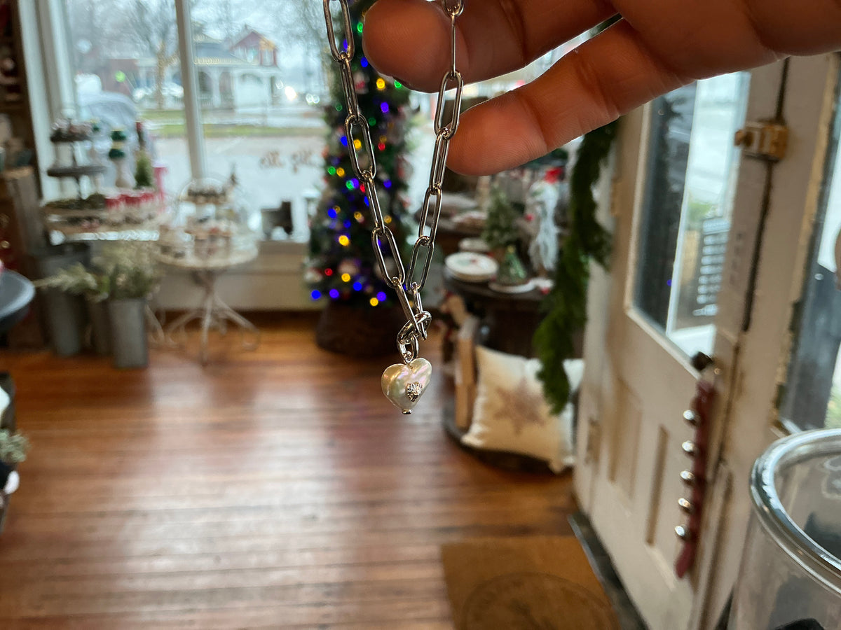 Kendra Scott: Sasha Heart Silver Chain Bracelet W/ Pearl