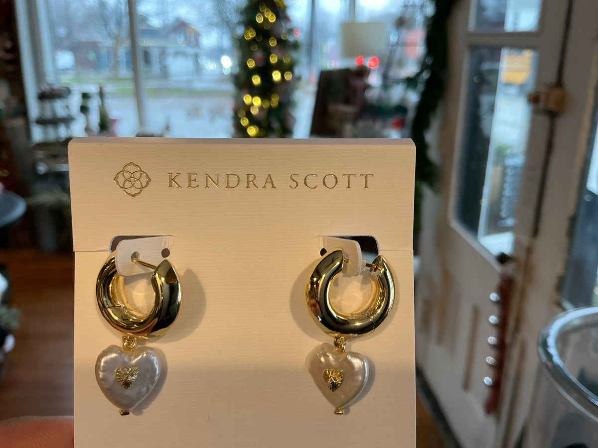Sasha Heart Good Huggie Earrings W/ Pearls